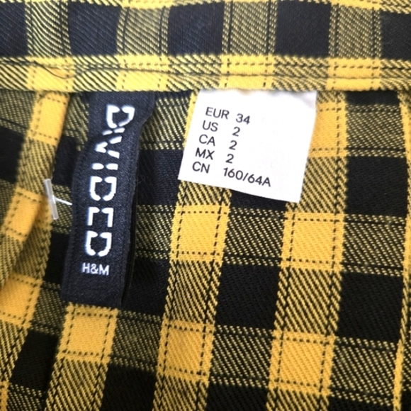 2/$20 H&M Divided Yellow Black Plaid Pleated Mini Skirt Women’s Size 2 - Picture 7 of 7